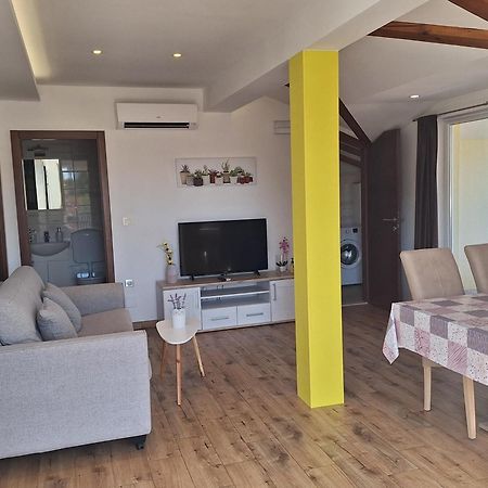 Apartments Sisevic - Comfort Apartments With Balconies And Sea View 슬라노 외부 사진