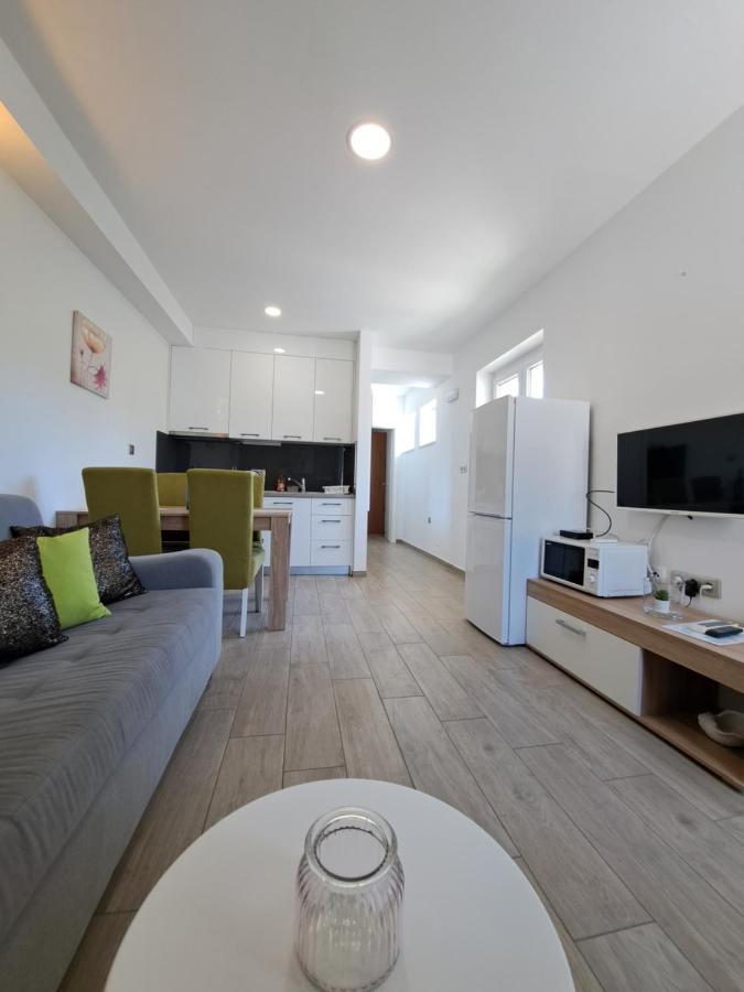Apartments Sisevic - Comfort Apartments With Balconies And Sea View 슬라노 외부 사진