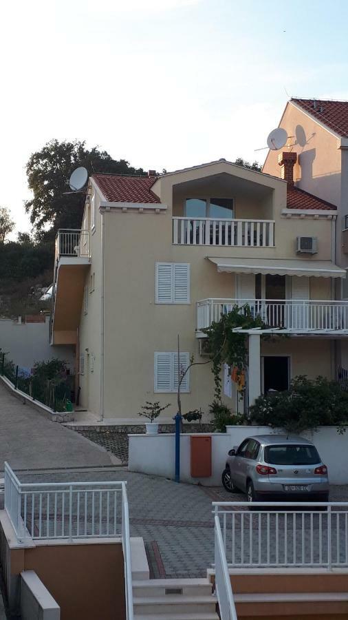 Apartments Sisevic - Comfort Apartments With Balconies And Sea View 슬라노 외부 사진